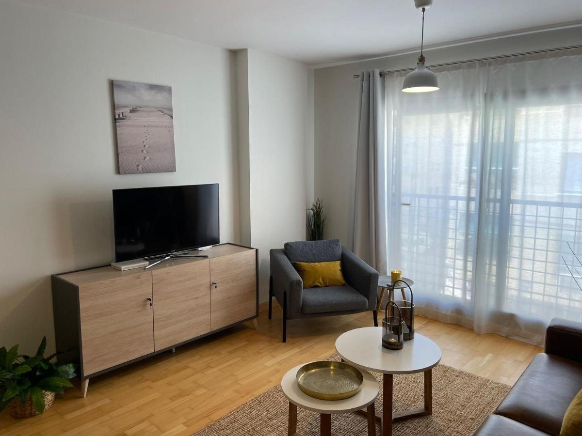 Apartment A Space That Feels Like With Private Parking Málaga