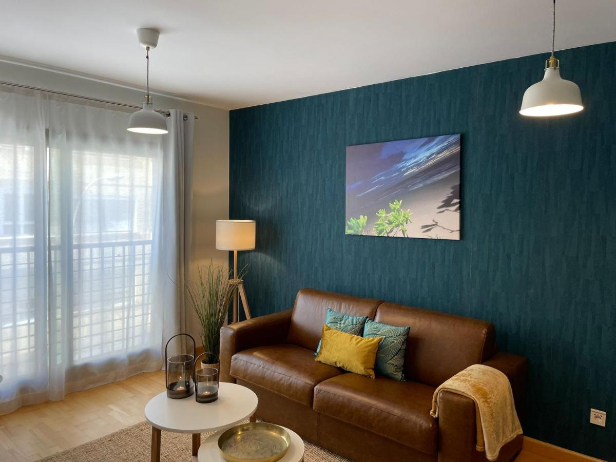 A Space That Feels Like With Private Parking Apartment Málaga