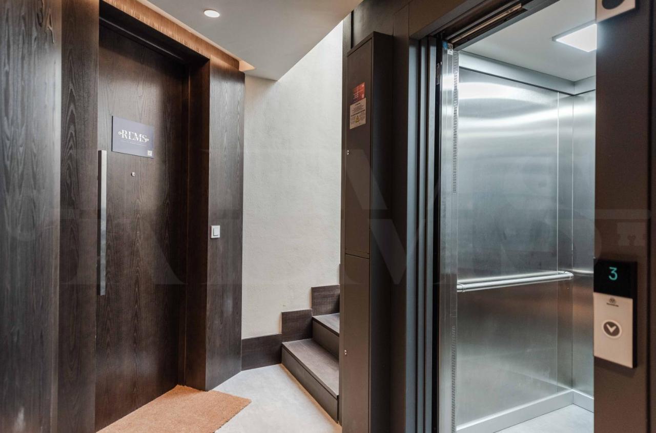 Contemporary Luxe Duplex In The Heart Of By Rems