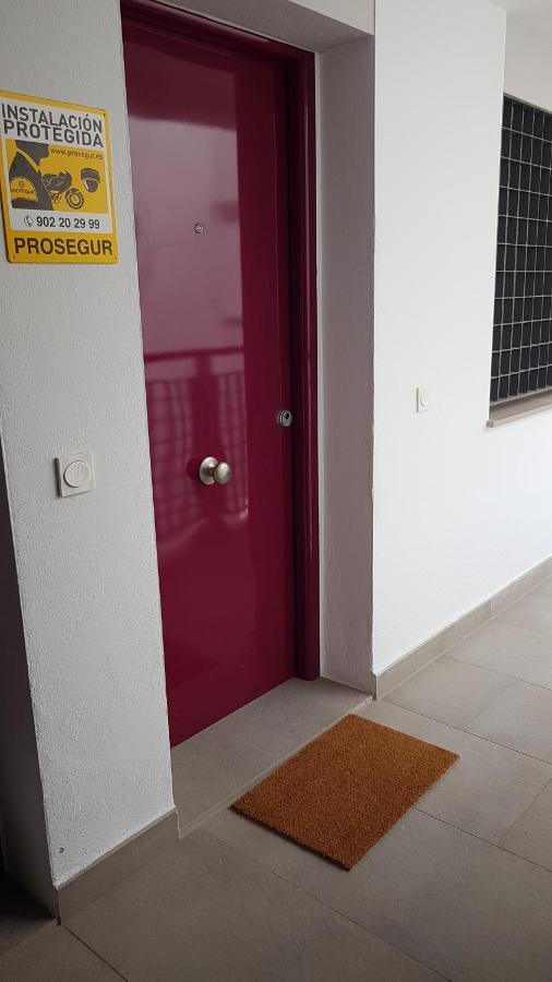 A Space That Feels Like With Private Parking Apartment *