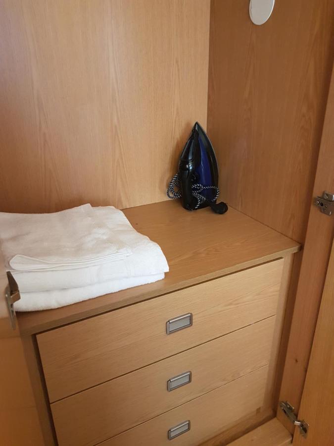 A Space That Feels Like With Private Parking Apartment *