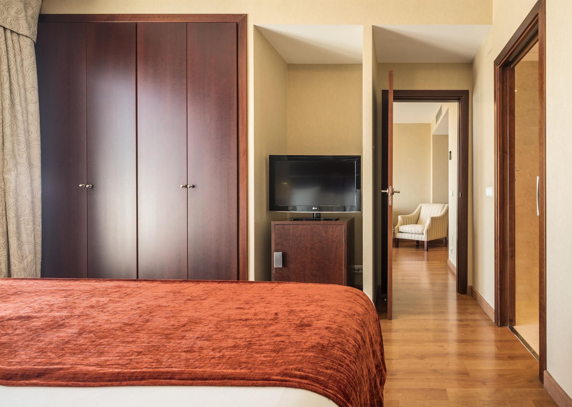 Ilunion Hotel 4*
