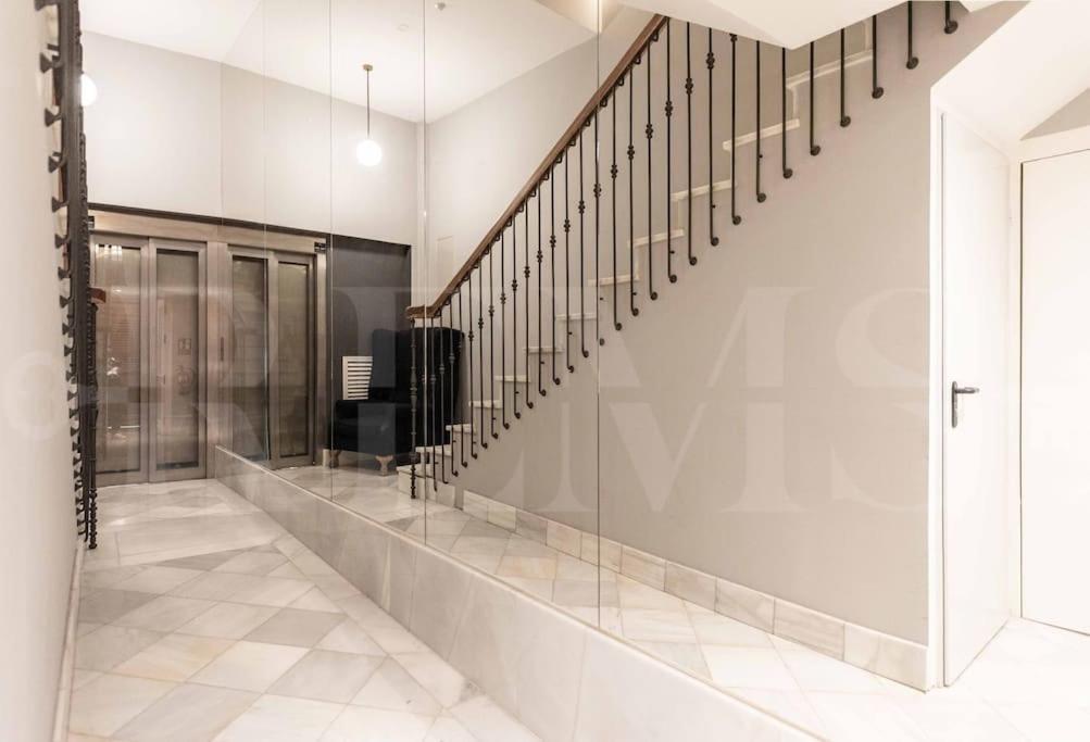 Penthouse With Rooftop In The Heart Of By Rems