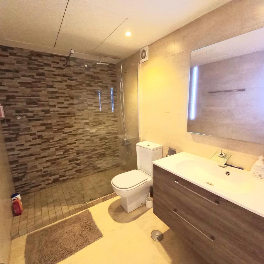 Alloggio in famiglia Bedrooms In Amazing Share Luxury Place In Marbella