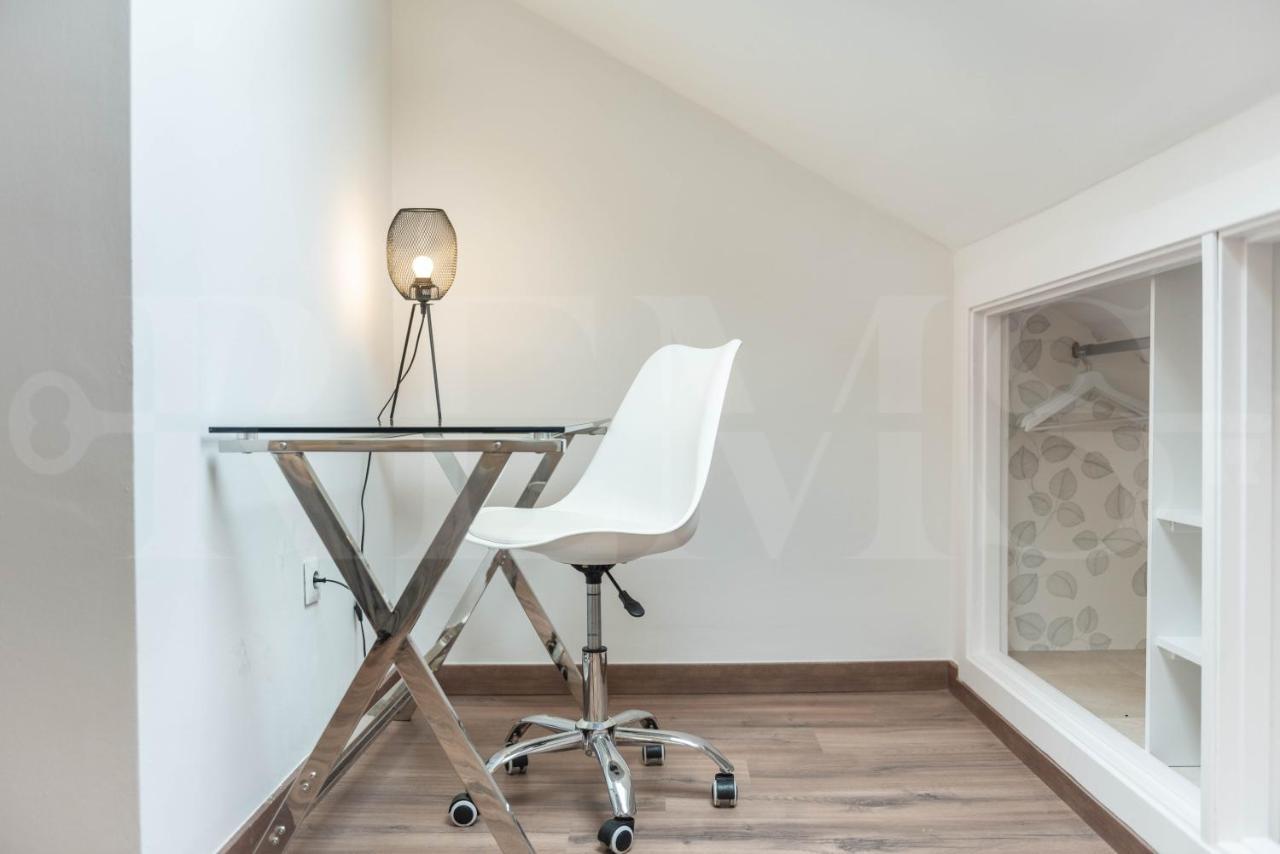 Lägenhet Lovely Duplex With Private Parking Near Center By Rems