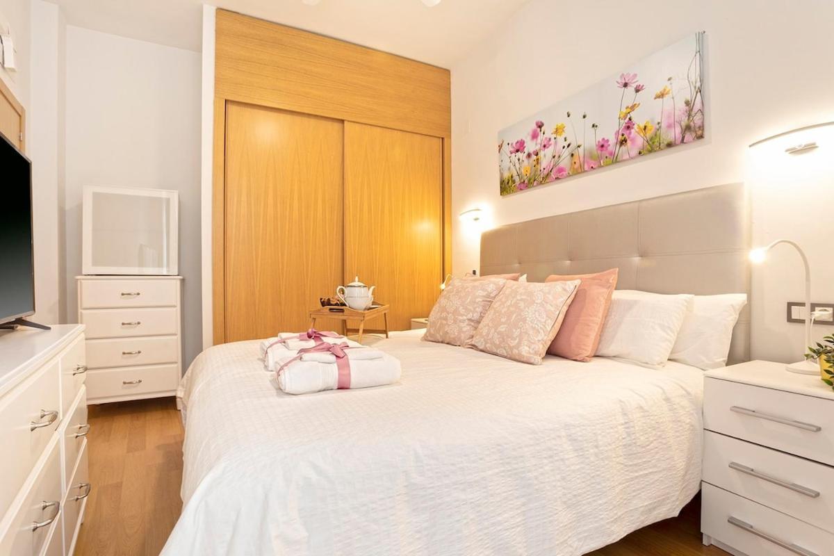 -malagasunapts- Huge & * Pool* Freepark* Apartamento