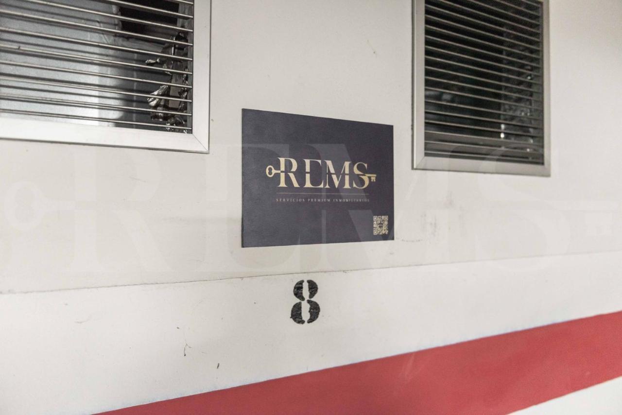Lovely Duplex With Private Parking Near Center By Rems Lägenhet