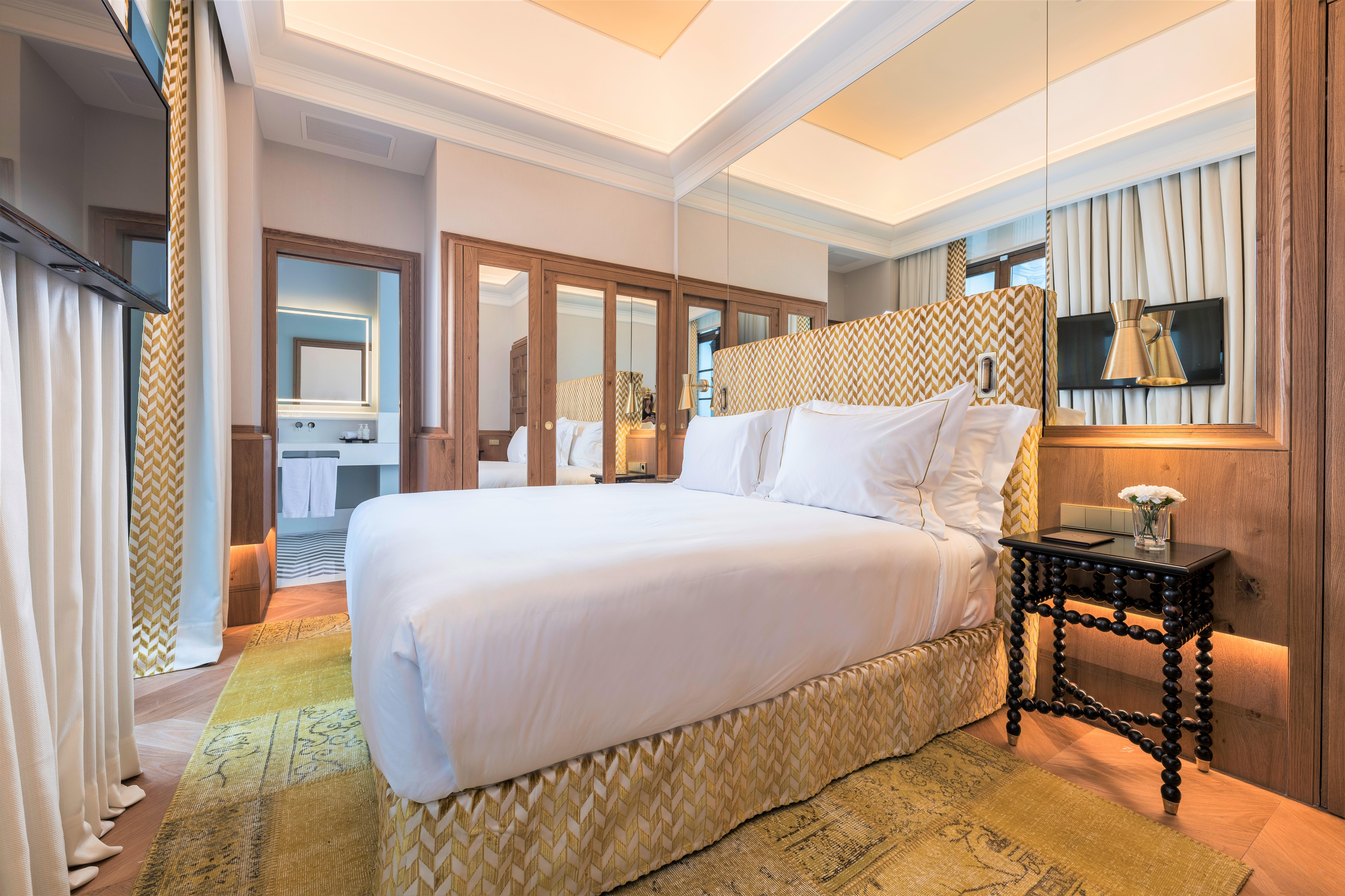 Hotel Palacio Solecio, A Small Luxury Of The World