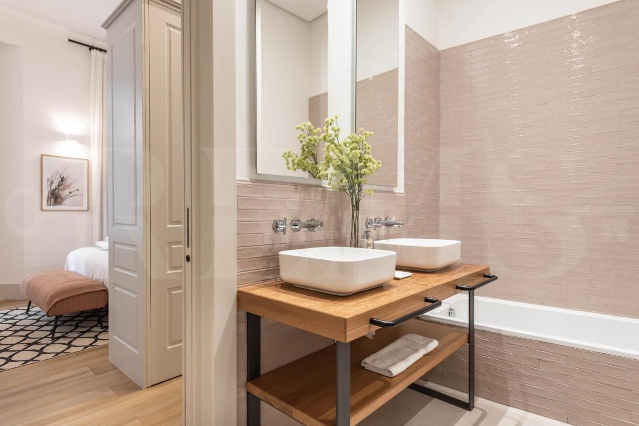 Modern Luxe In The Historic Center By Rems Málaga