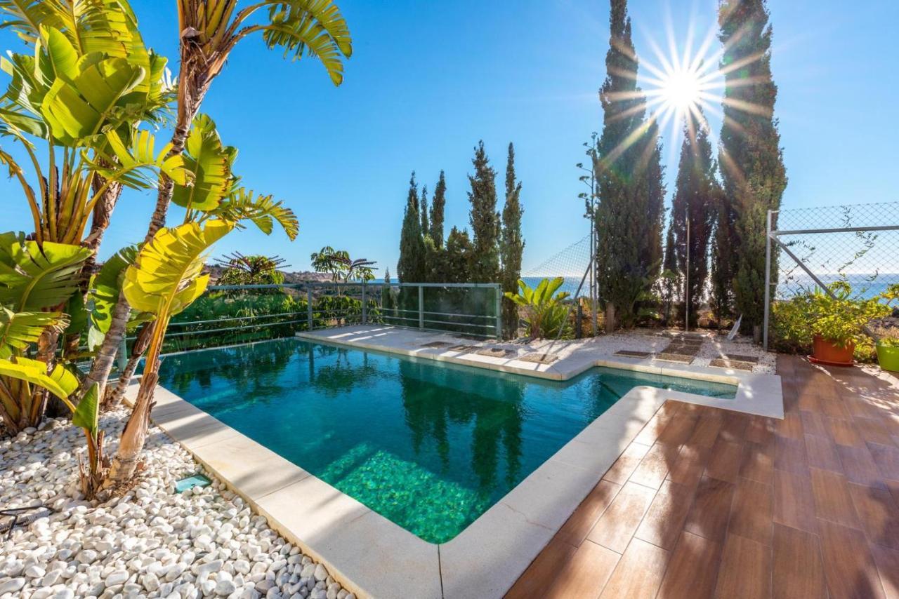 Luxury With Swimming Pool And Amazing Views