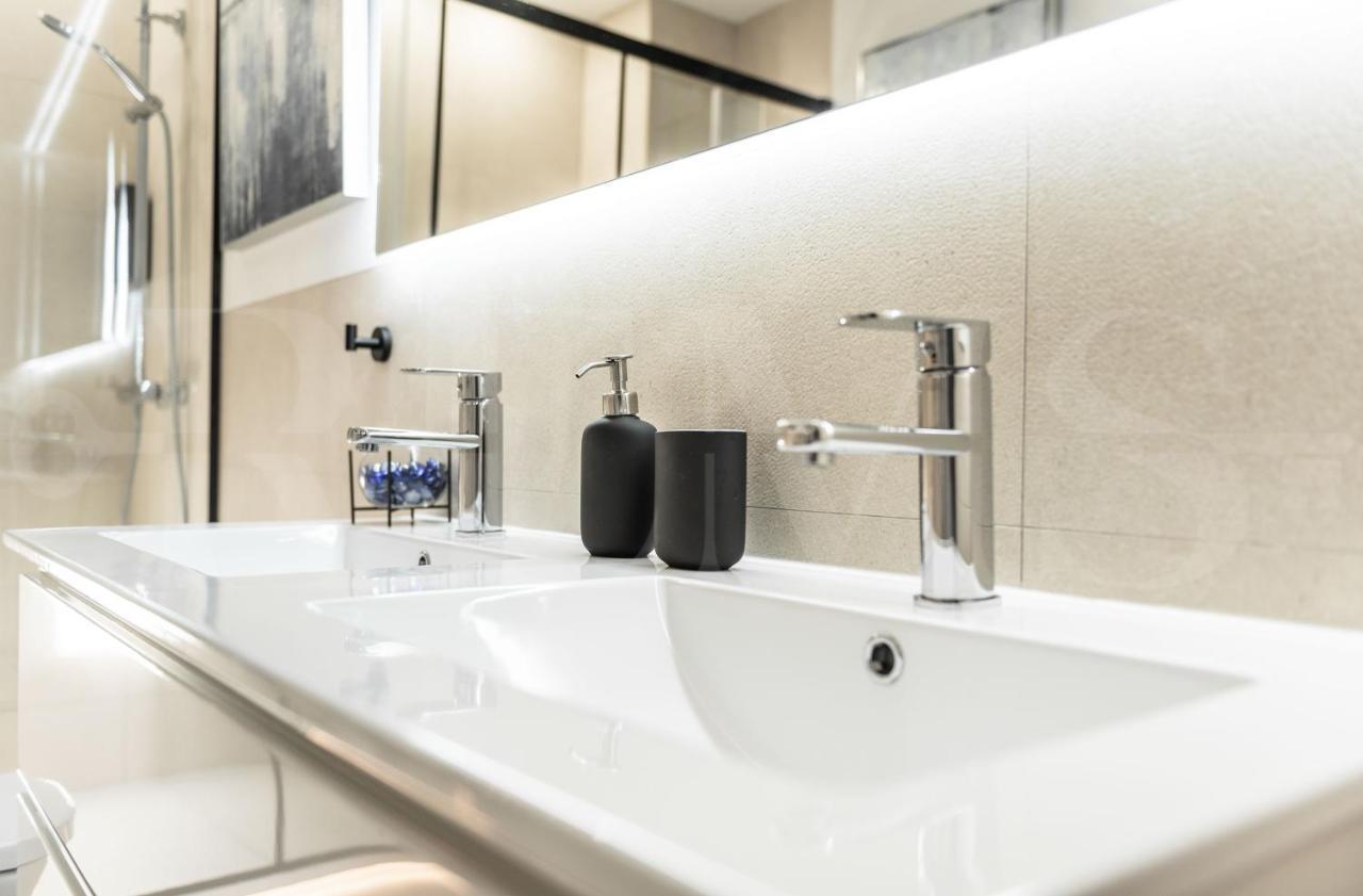 Apartment Contemporary Luxe Duplex In The Heart Of By Rems