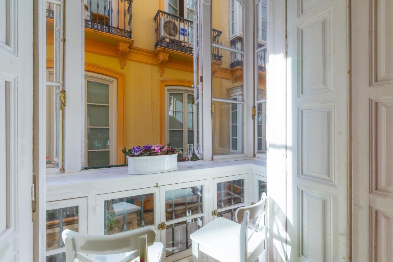 Appartement Puerta De Larios: Three-bedroom With Balconies And Patio Málaga