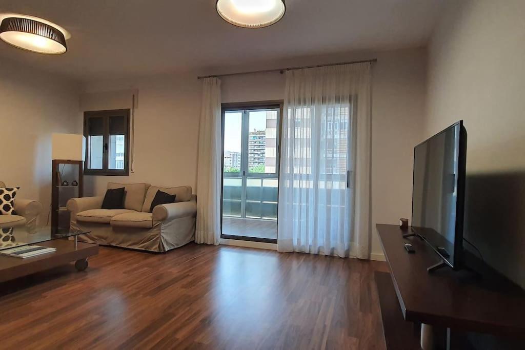 Gran Piso En Zona Comercial * Malaga
