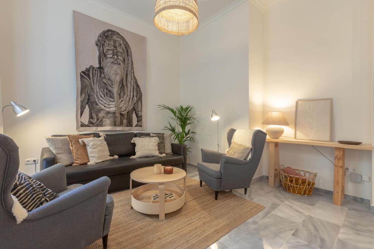 Puerta De Larios: Three-bedroom With Balconies And Patio Appartement