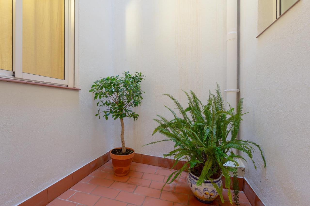 Appartement Puerta De Larios: Three-bedroom With Balconies And Patio Málaga