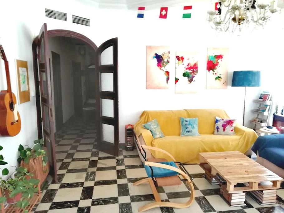 Vintage Flat Malaga