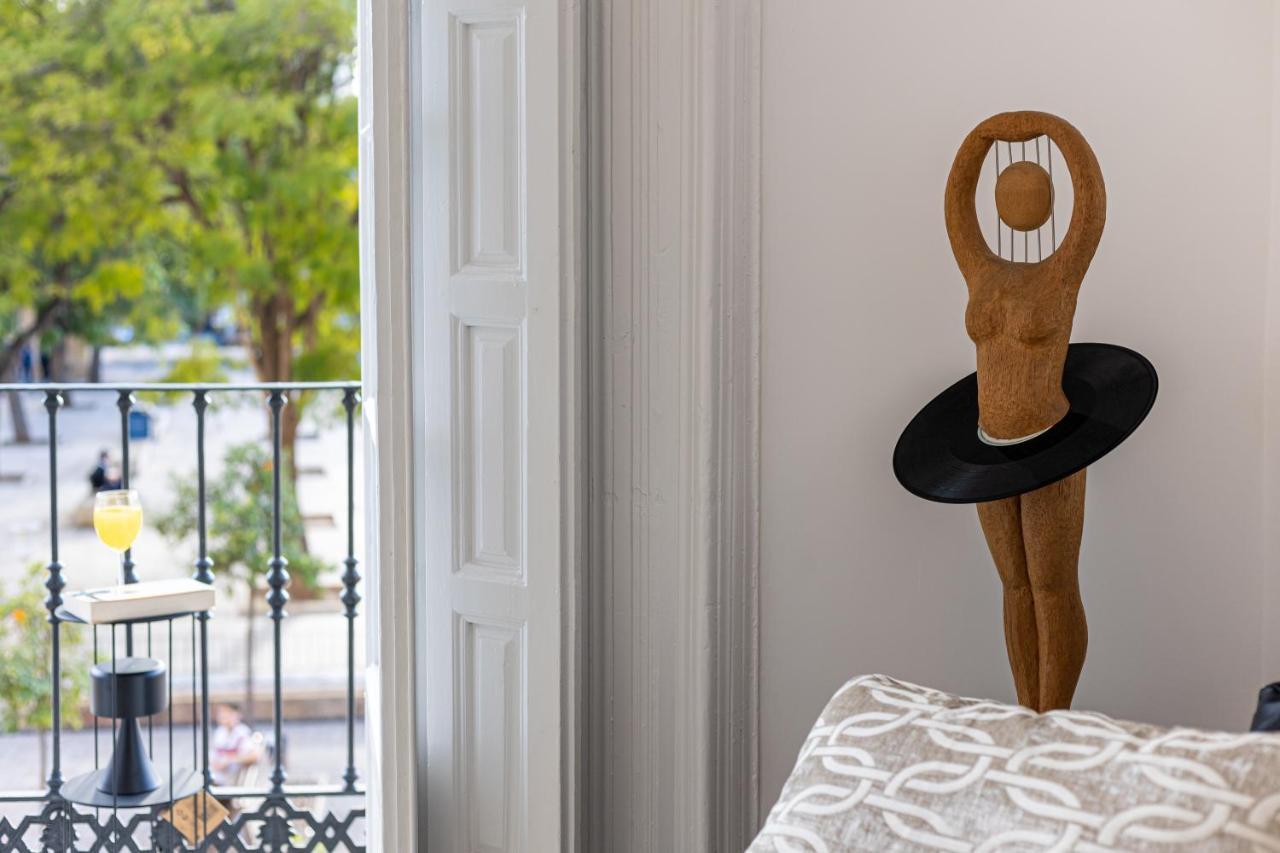 Center Flat Balcony At Picasso's Appartement *