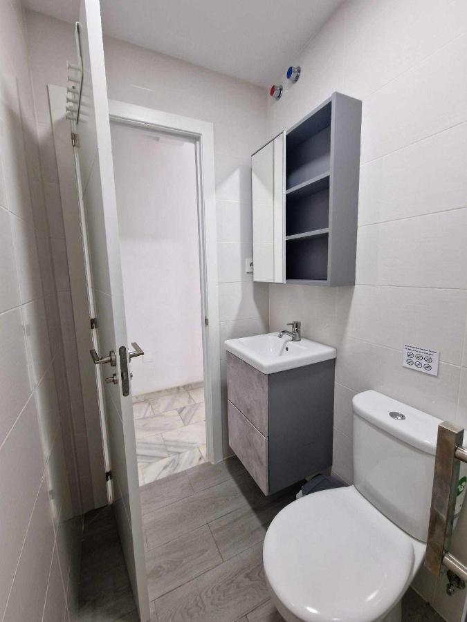 Atico Moderno Con Terraza Privada En Centro