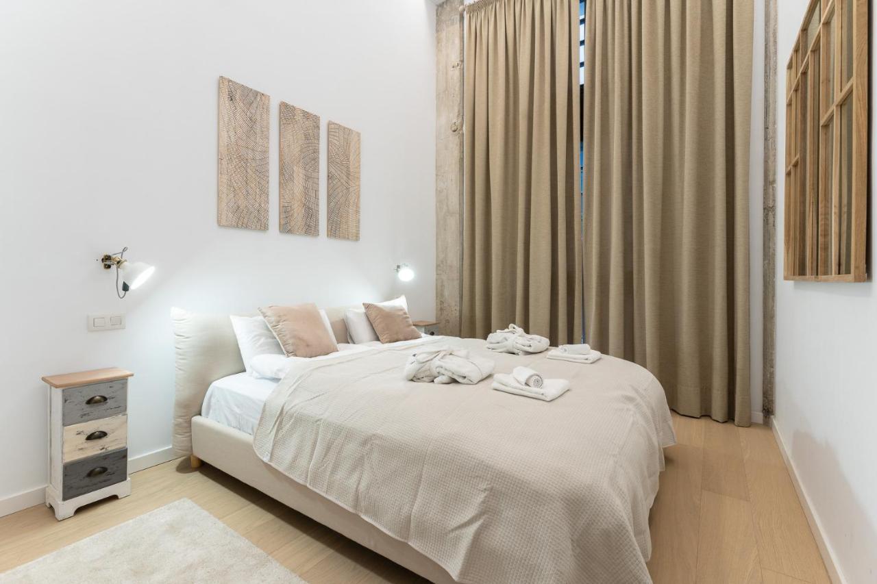 High Ceiling Gem In Heart Of Historic District Leilighet *