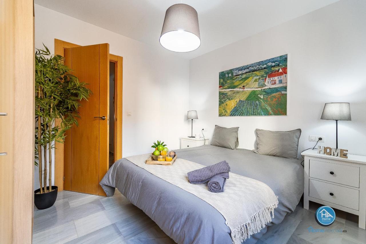 Premium Penthouse With Roof Terrace And Parking In Carlos Haya Apartment