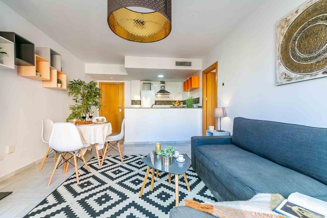 Appartement Carlos Haya Beautiful With Parking *