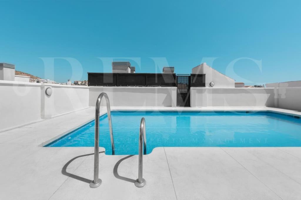 Adorable Flat With Private Parking In The Center By Rems Málaga