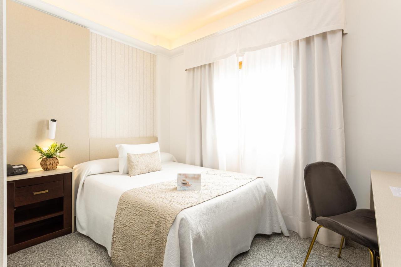 Plaza Del Castillo Hotell 4*