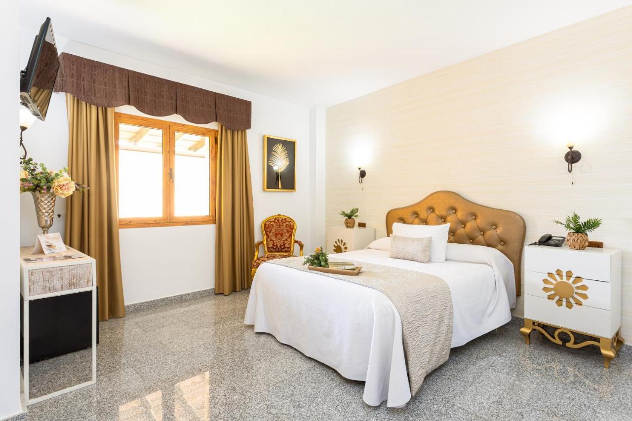 Hotell Plaza Del Castillo 4*