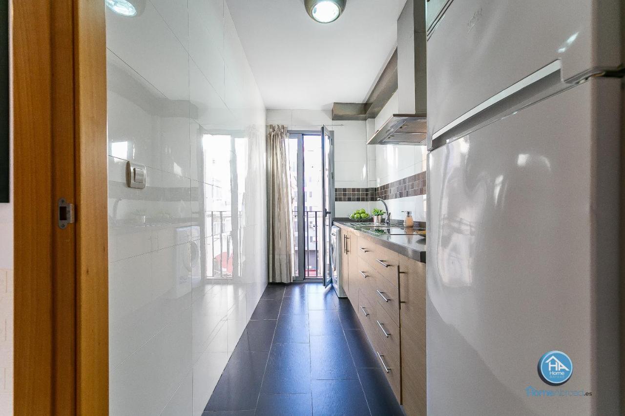 Premium Penthouse With Roof Terrace And Parking In Carlos Haya * Malaga