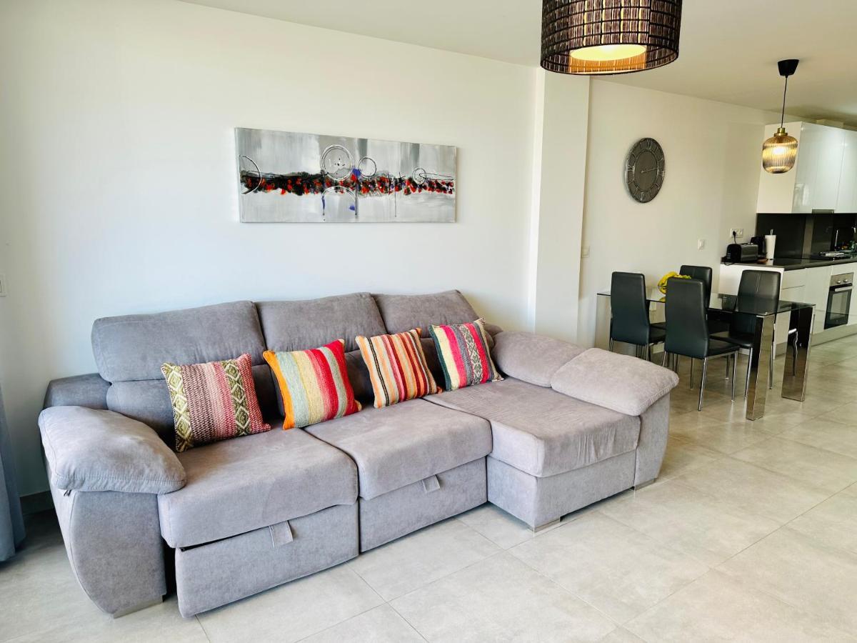 2-bedroom-apartment With A Terrace, Pool, Gym Lägenhet Málaga