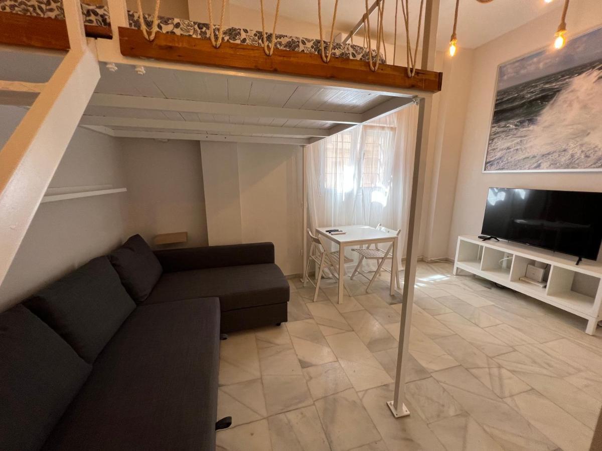 Apartment Genuar Center 4 *