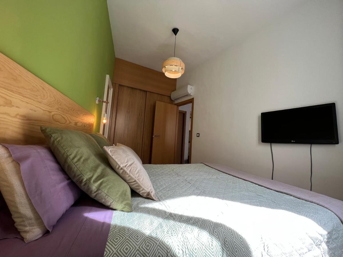 Amazing In The Heart Of Pool & Free Parking Leilighet *