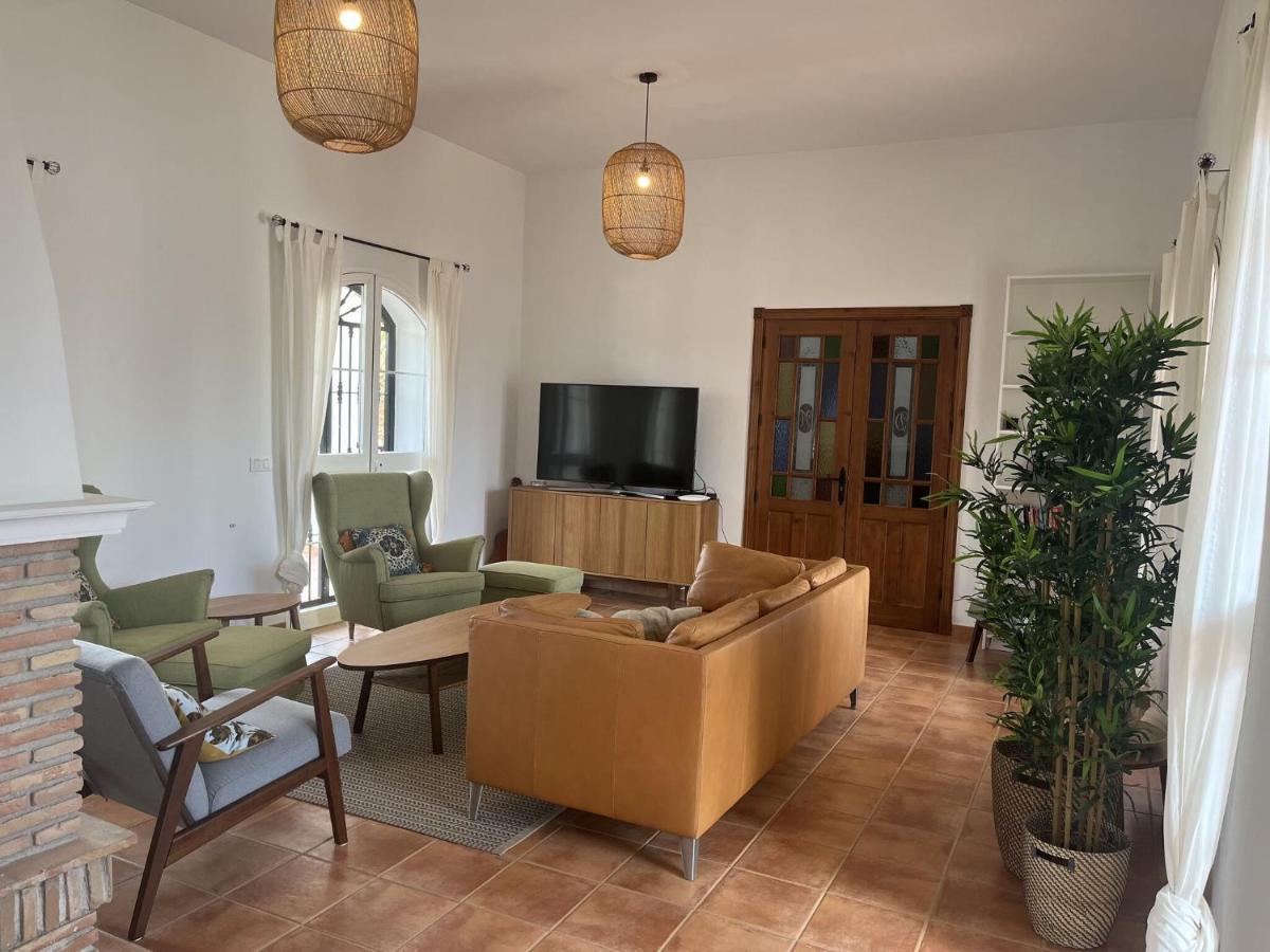 With Private Swimming Pool And Boules Court 40 Minutes From M Laga