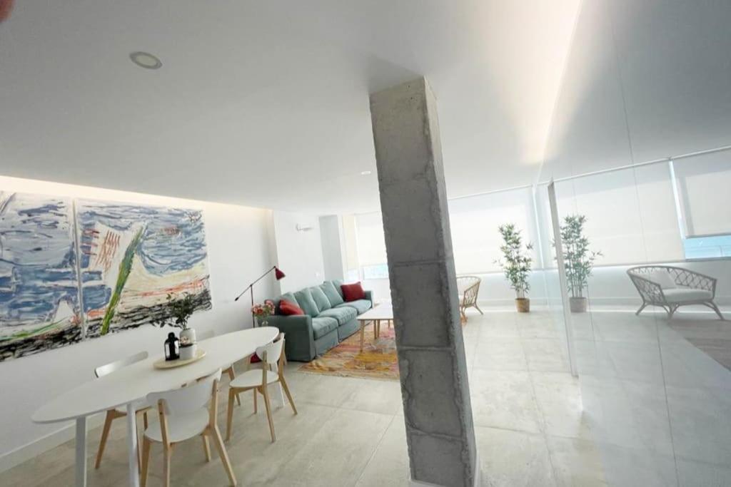 Moderno Y Completo Frente Al Mar Appartement