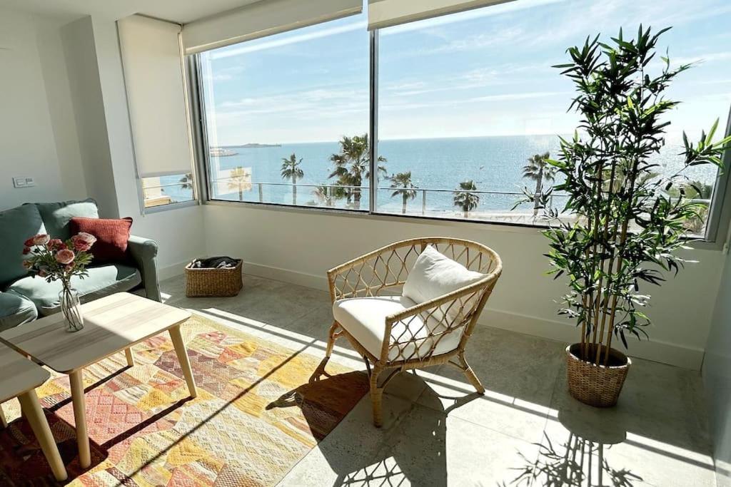 Moderno Y Completo Frente Al Mar Appartement