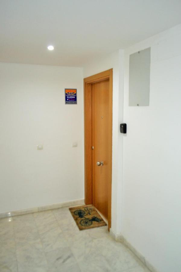 Hospitales Y Centro Suites Salmeron Leilighet