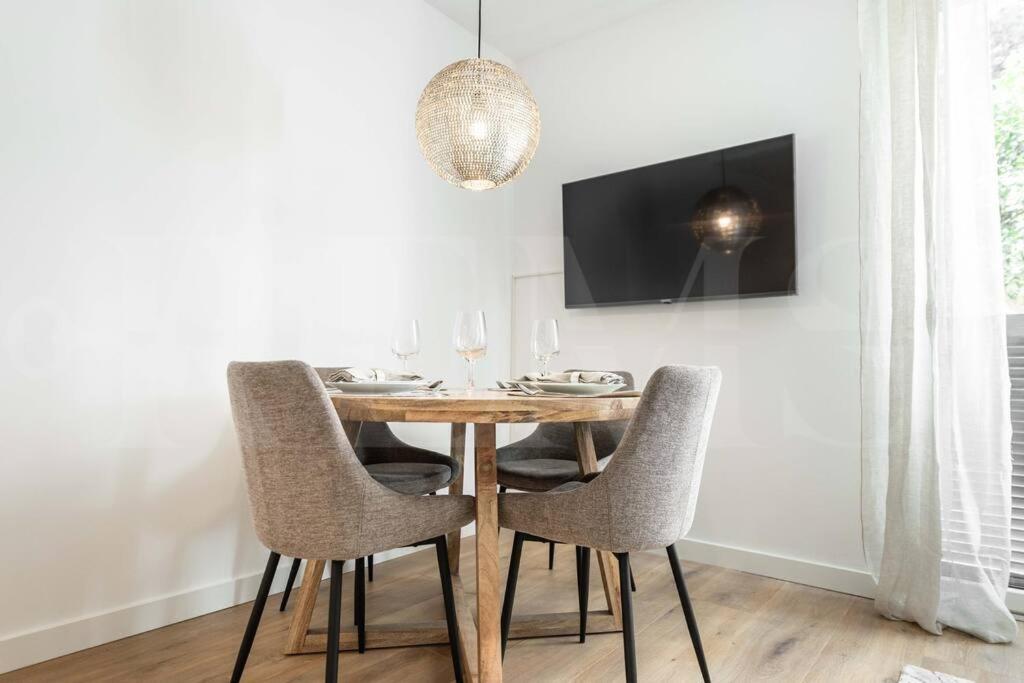 Calm With Private Patio By Rems Apartment *