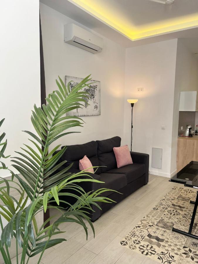 Hermoso Piso A 3 Min De La Estacion De Bus Y Tren Ave Apartamento *