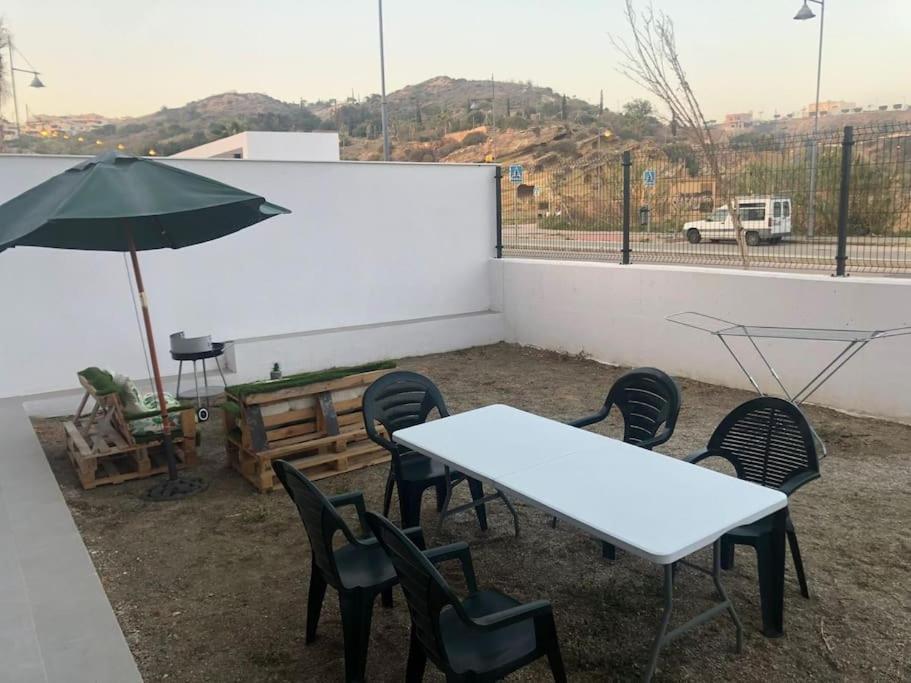Appartement Bajo Con Jardin En Primera Linea De Playa Málaga