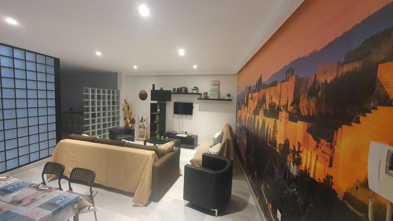 Lyrioshomes Tréboles Apartamento Málaga