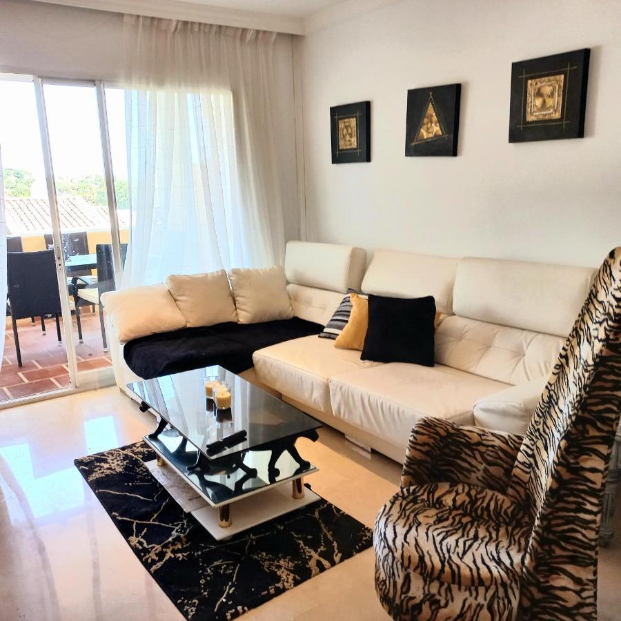 Bedrooms In Amazing Share Luxury Place In Marbella Alloggio in famiglia *