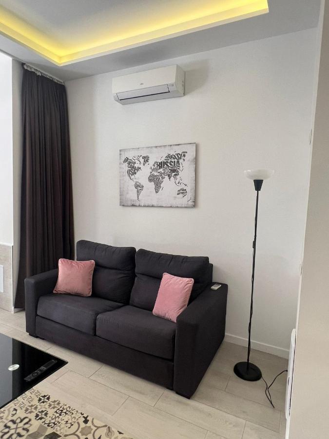 Apartamento Hermoso Piso A 3 Min De La Estacion De Bus Y Tren Ave *