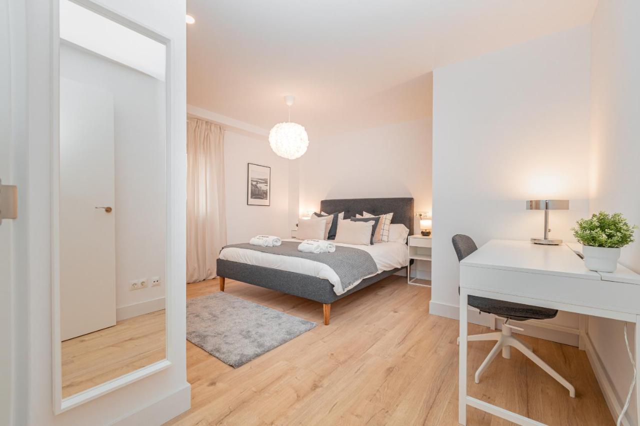 Apartamento C26 Gorgeous 4 Bdrm In Plaza Uncibay Málaga