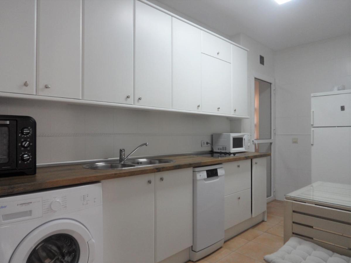 Center Location & Parking Free With Largeterrace & Bbq Apartment