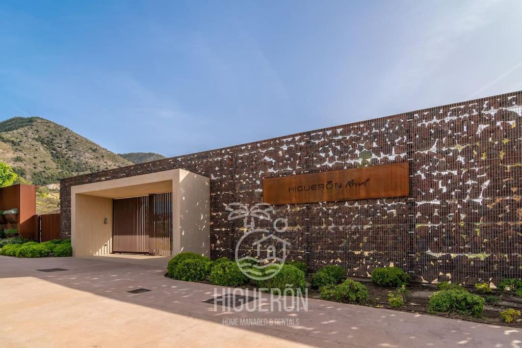 Higueronrentals Mikero