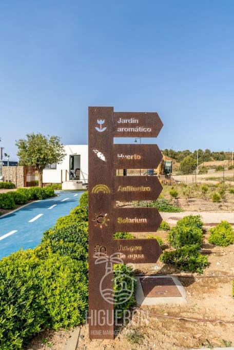 Higueronrentals Mikero Apartamento