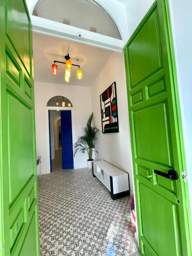 Apartamento Picasso's Deluxe Puerta *