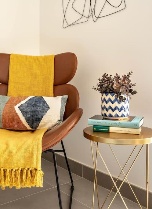 Circus Center Apartment