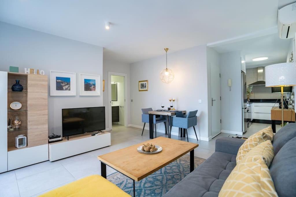 Sea Views Penthouse Center Appartement