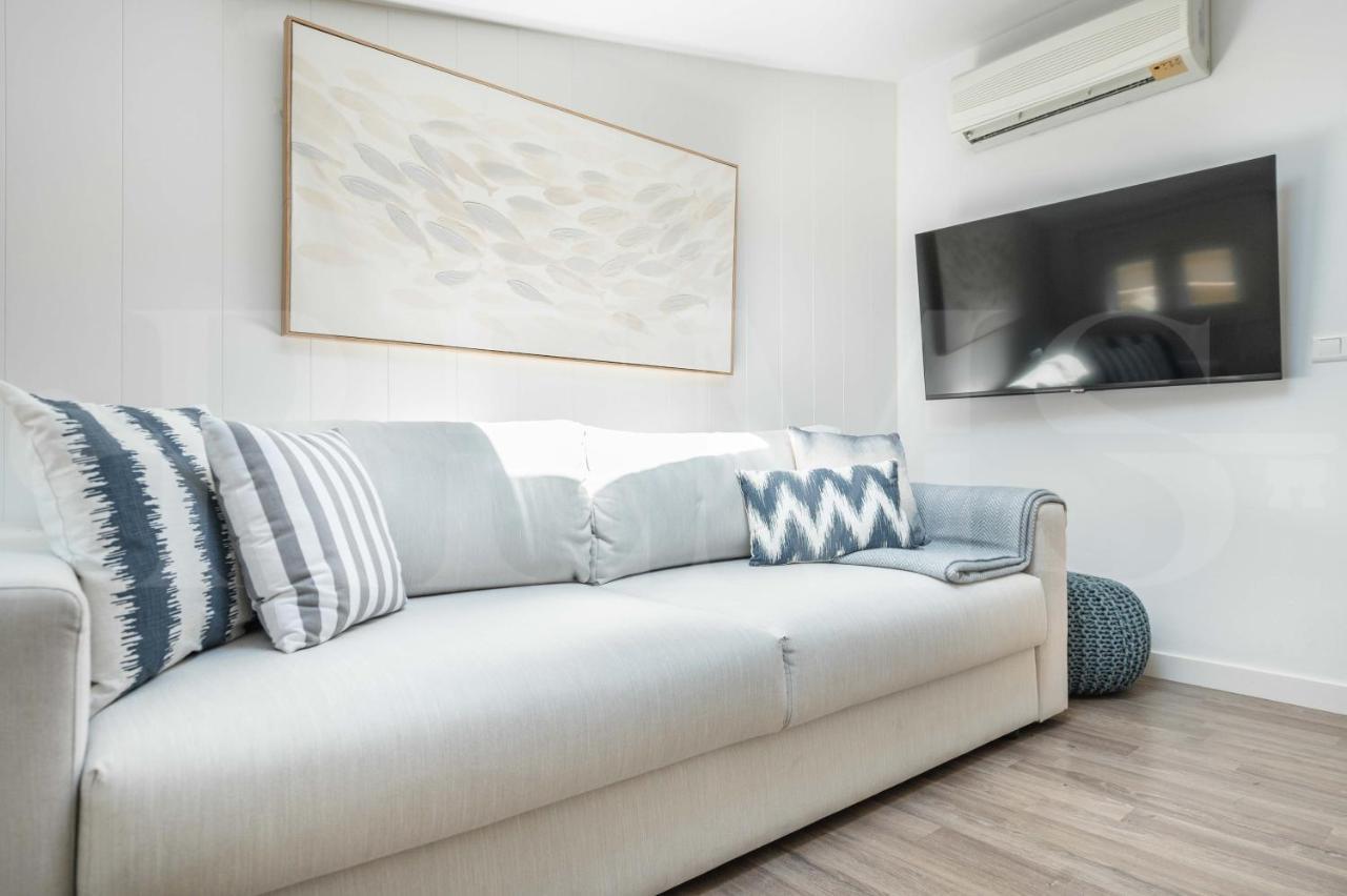 Coastal Attic In The Heart Of By Rems Apartamento